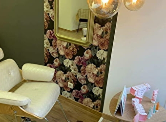 L'instant Particulier by Anais - VERDUN-SUR-LE-DOUBS