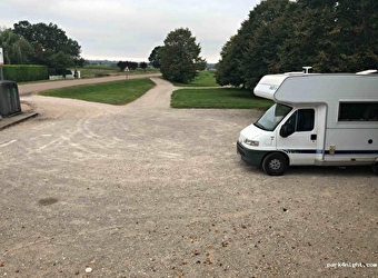 Aire pour camping-car - SAUNIERES